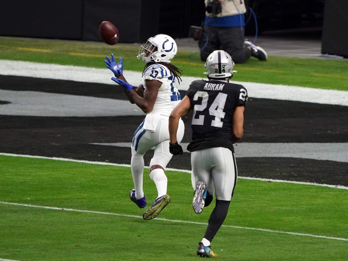 Raiders use fast start, interception return to beat Colts