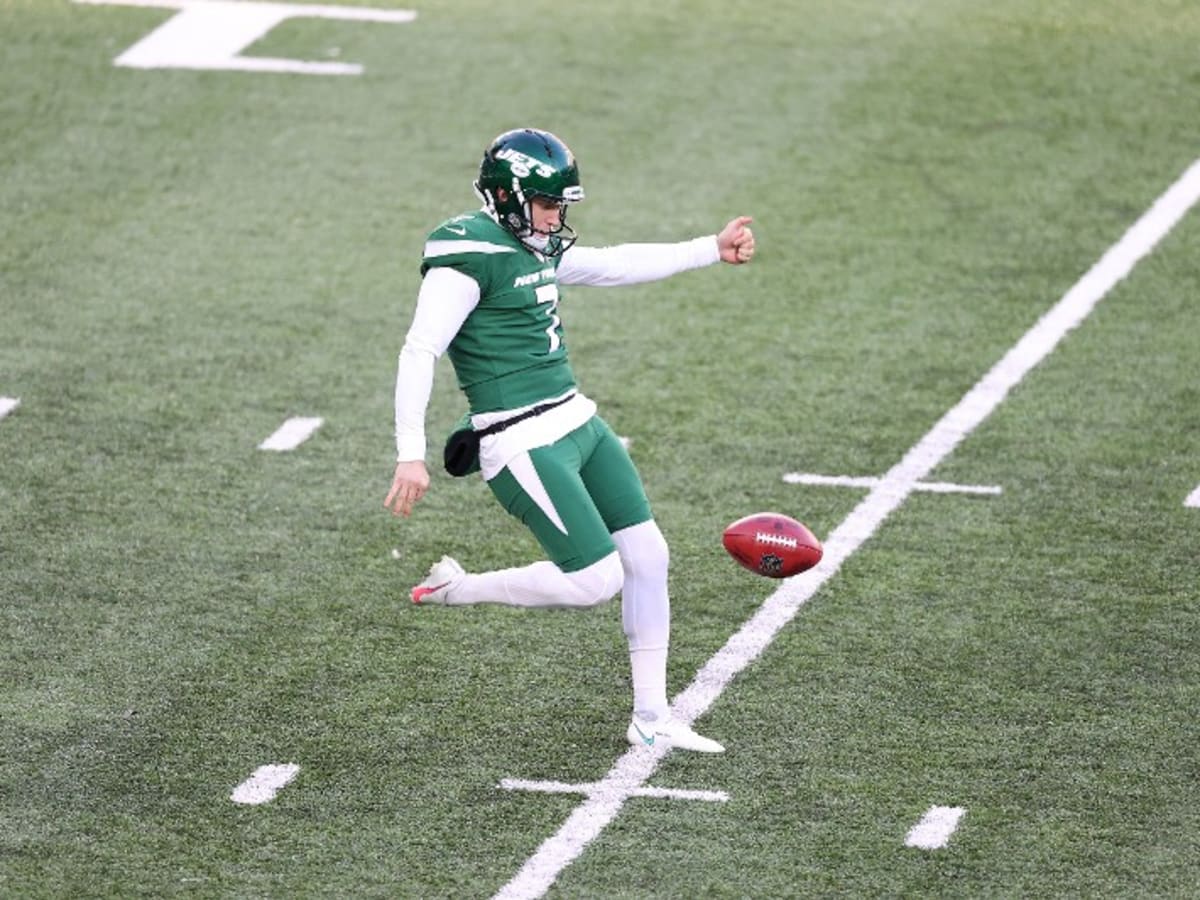 Braden Mann of the New York Jets wears a FDNY hat prior to the game News  Photo - Getty Images