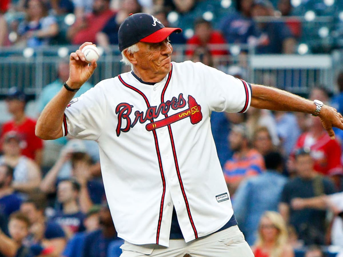 Phil Niekro, Hall of Fame Knuckleball Pitcher, Dies at 81 - The