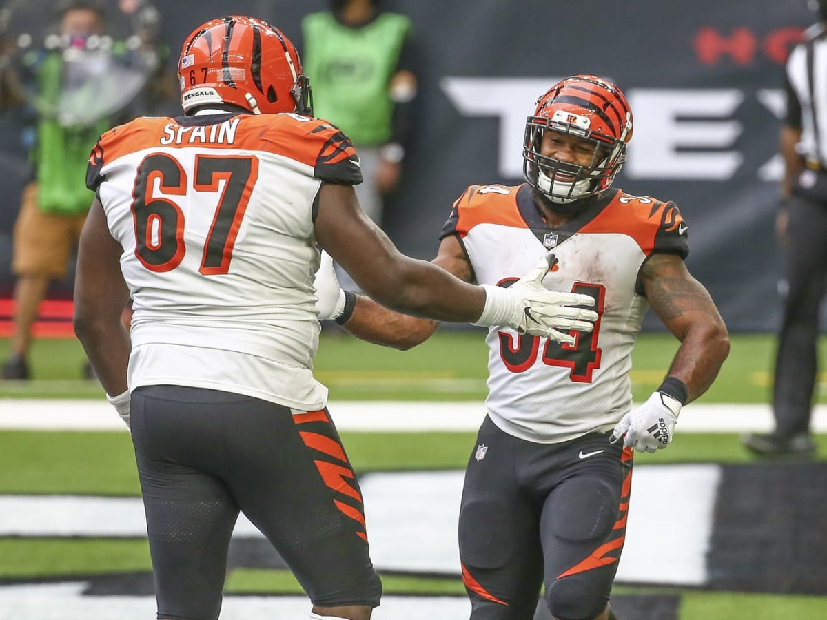 Cincinnati Bengals running back Samaje Perine (34) celebrates after running  for a touchdown aga …