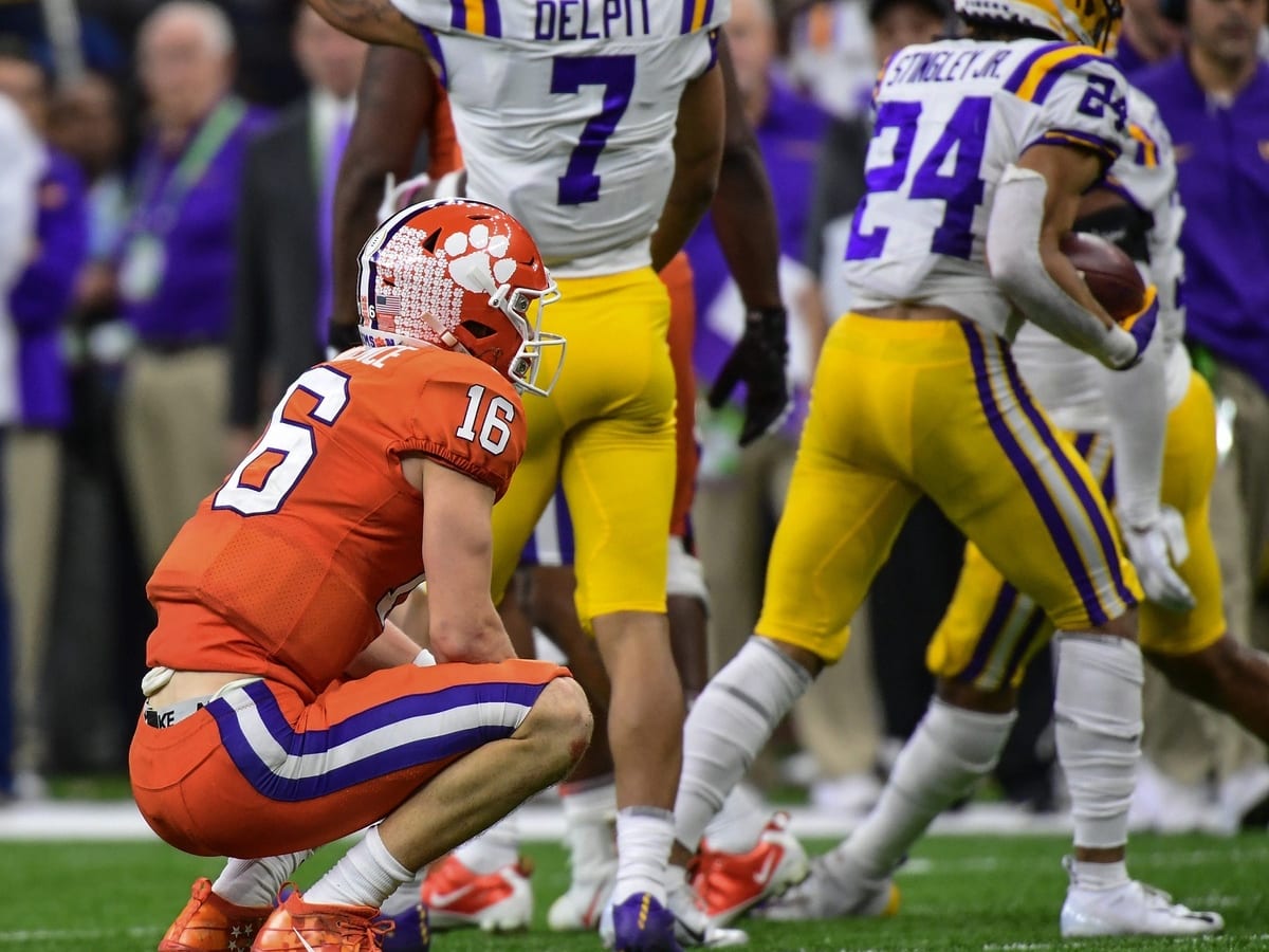 Clemson star QB Lawrence sputters in Superdome again