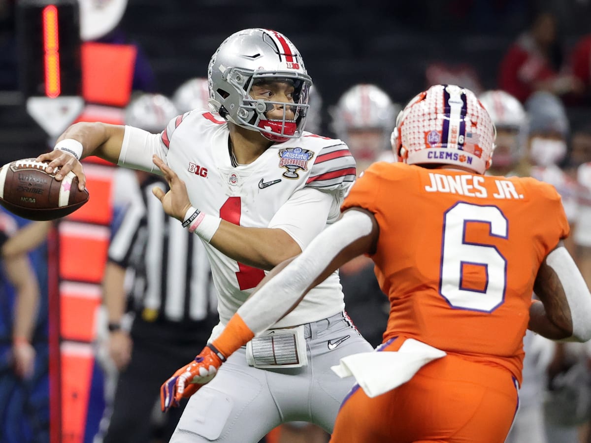 Ohio State QB Justin Fields Finished Seventh in Heisman Trophy Voting -  Sports Illustrated Ohio State Buckeyes News, Analysis and More