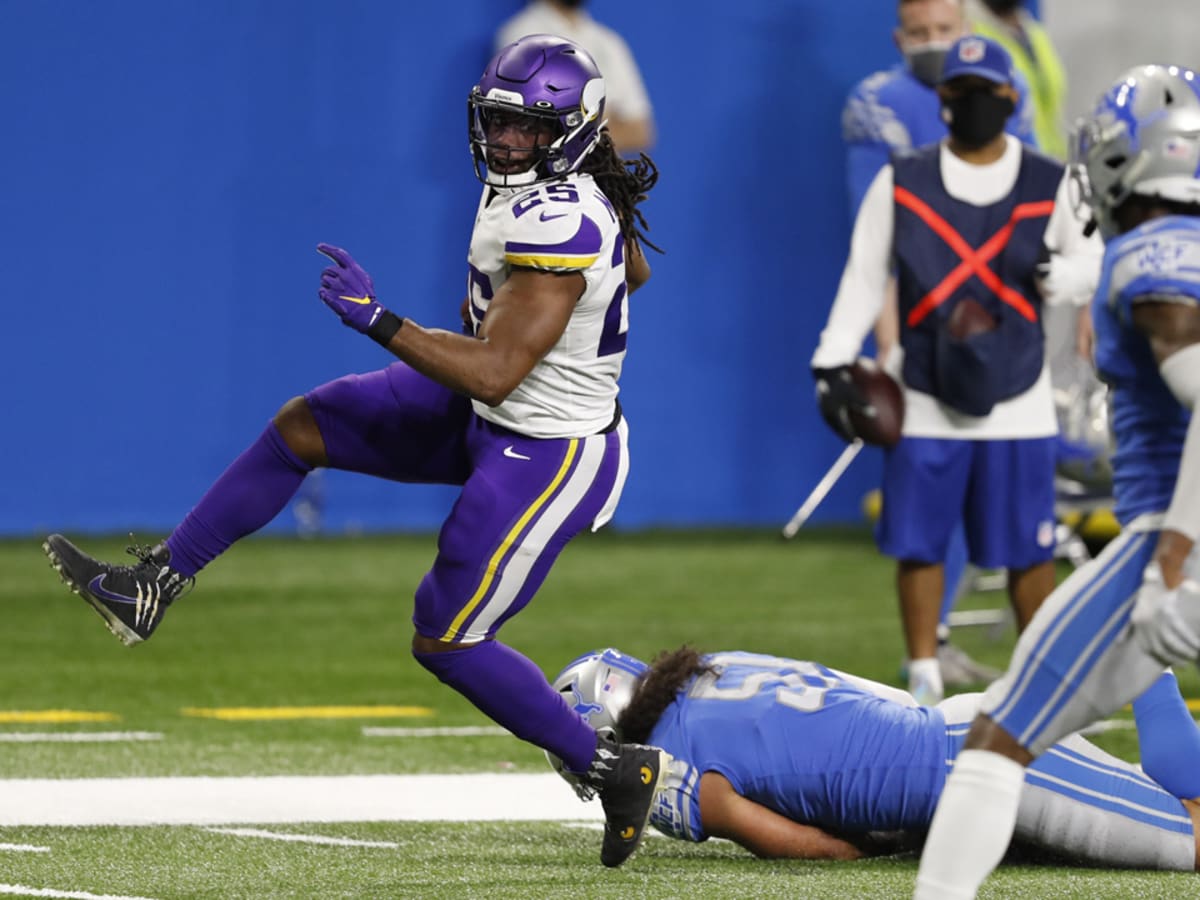 Cousins throws 3 TDs, Vikings end with 37-35 win over Lions