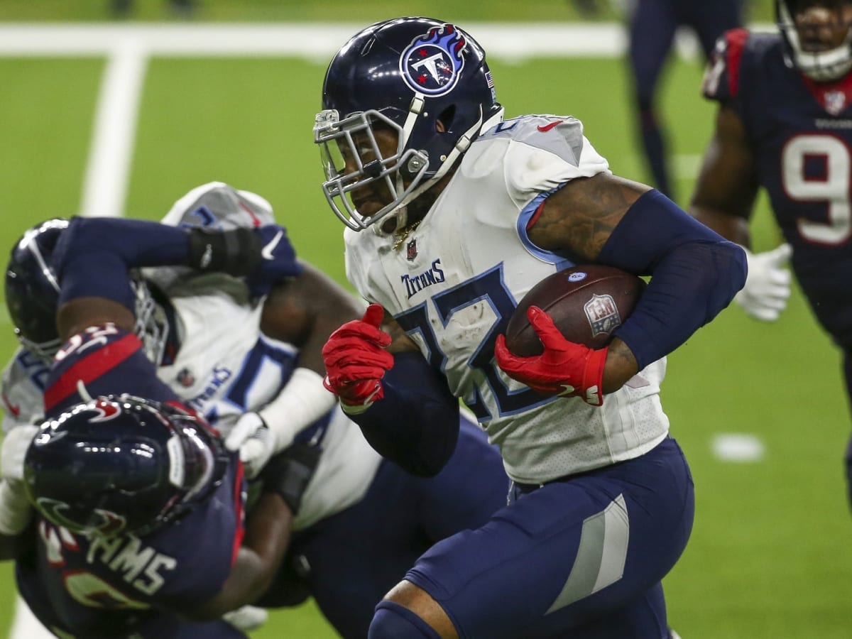 Derrick Henry becomes 8th player with 2,000 yards rushing