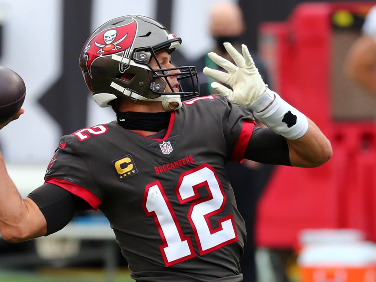 Bucs beat Falcons 44-27, secure No. 5 seed in NFC playoffs