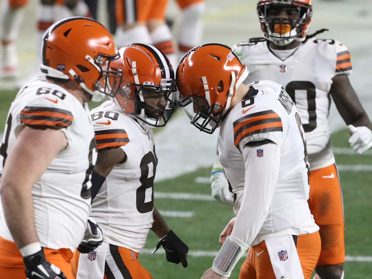 Stunning first quarter lifts Browns over Steelers for first playoff win  since 1994 season