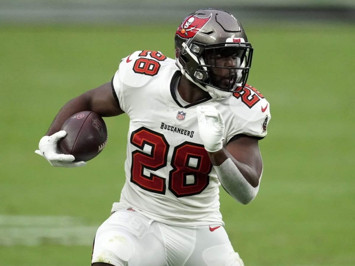 November 28, 2021: Tampa Bay Buccaneers running back Leonard