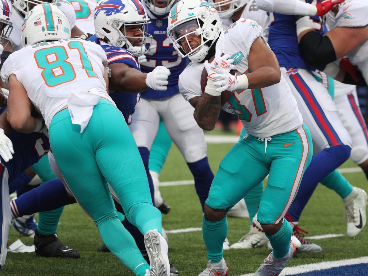 Myles Gaskin and Salvon Ahmed From College Teammates at the University of  Washington to the Pros with the Miami Dolphins