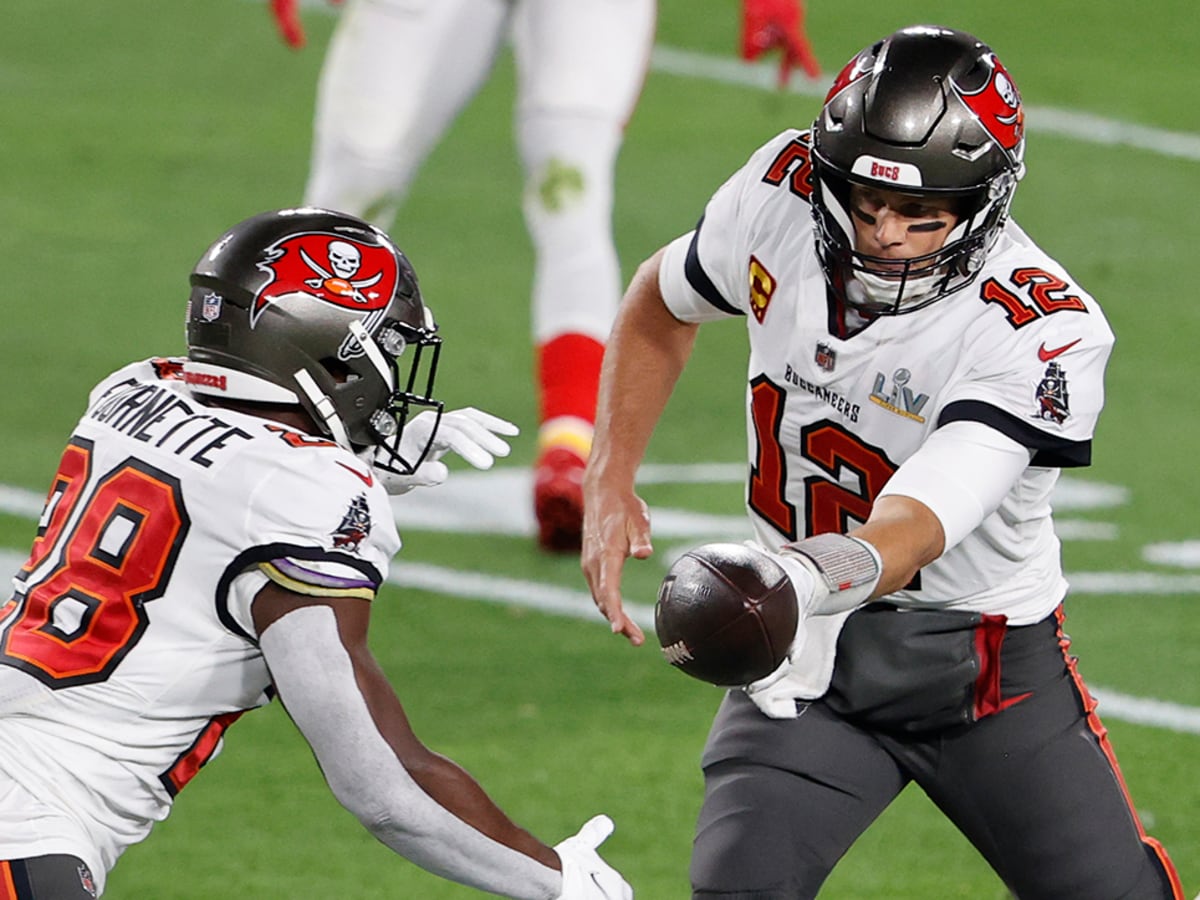 Brady Bunch: QB has taken over 200 teammates to a Super Bowl - West Hawaii  Today