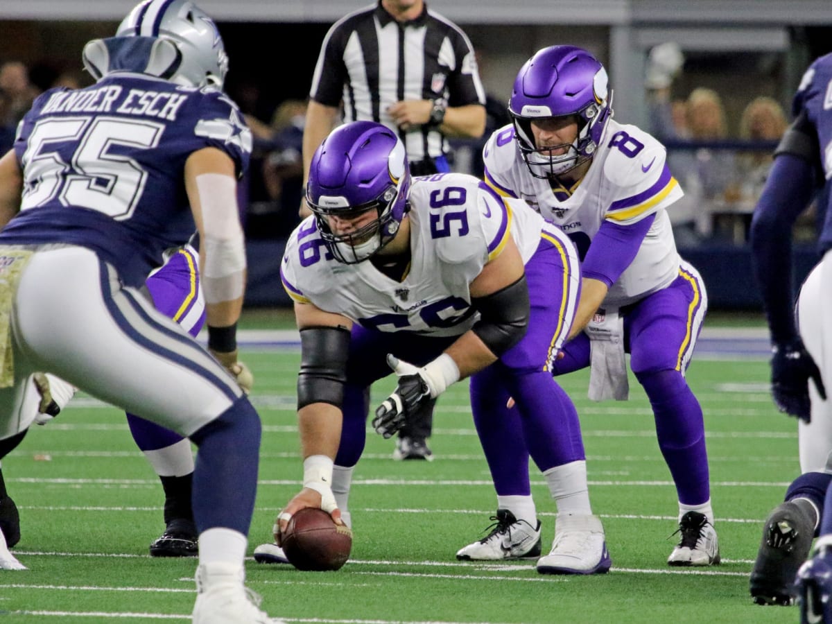 Vikings re-sign center Garrett Bradbury prior to 2023 NFL free agency -  Daily Norseman