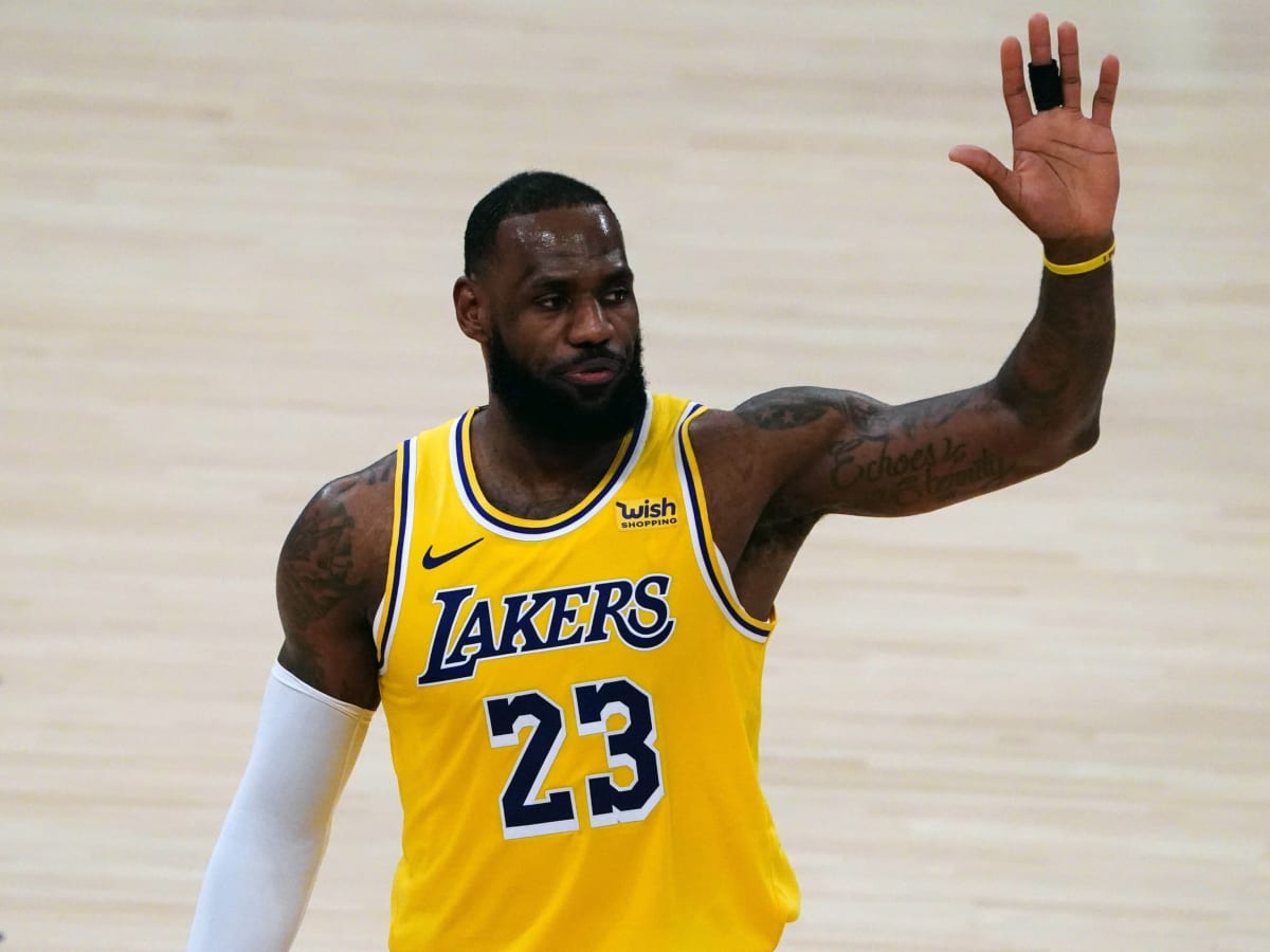 LeBron James becomes the third NBA player to reach 35,000 career