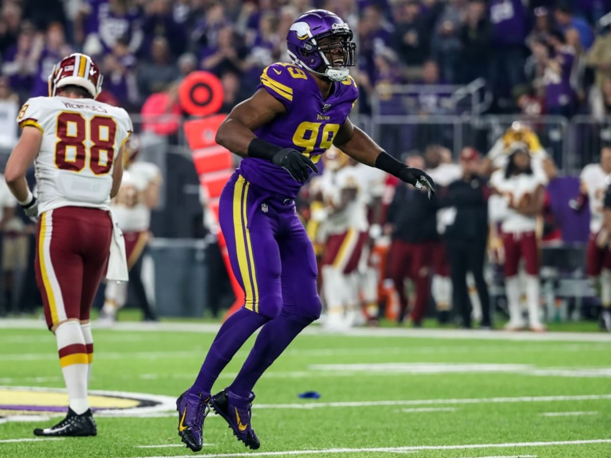 Danielle Hunter, armed with new contract, returns to Vikings practice -  Sports Illustrated Minnesota Vikings News, Analysis and More