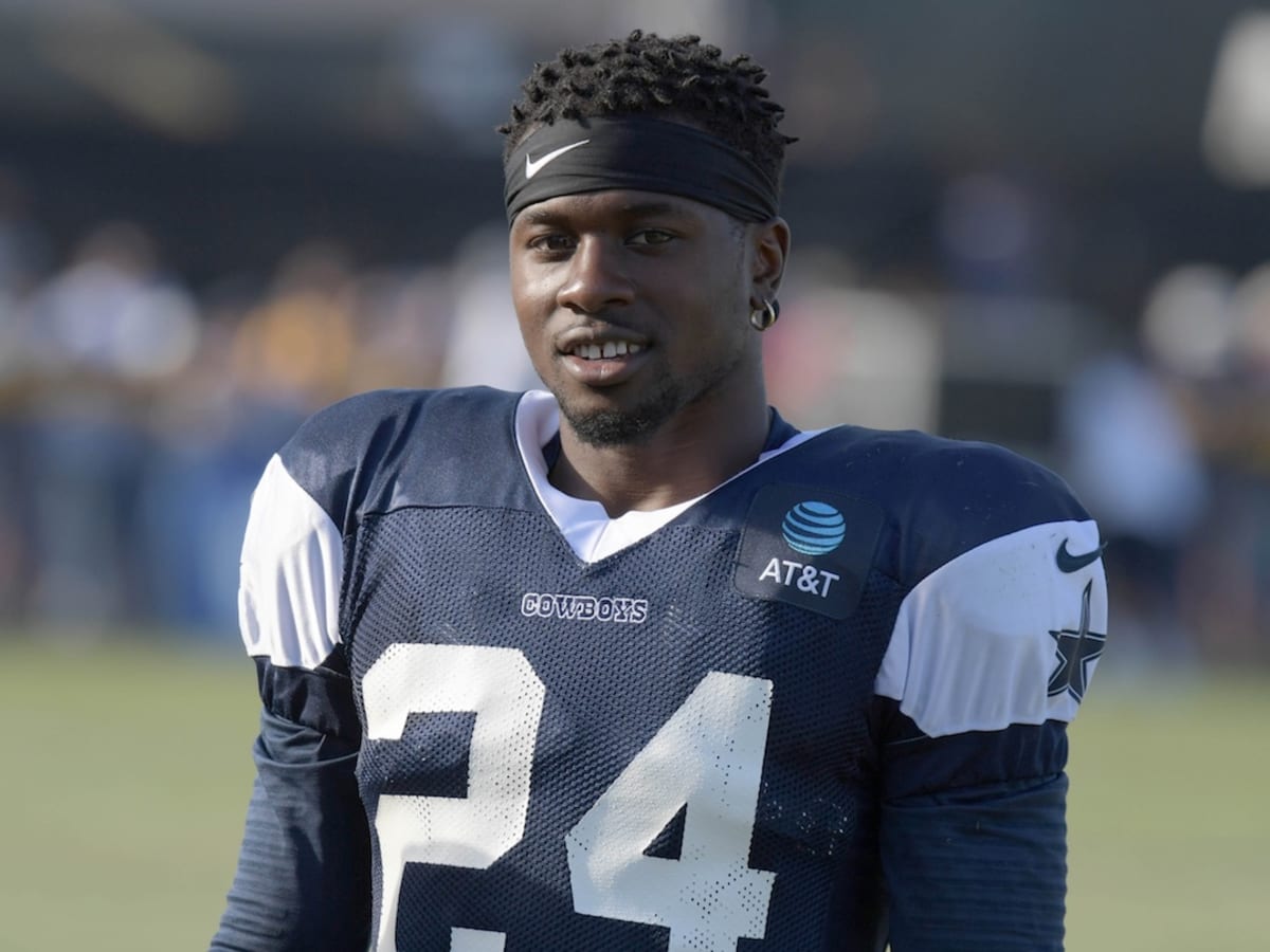 Ex-Cowboys CB Chidobe Awuzie 'seeing that football can be played without  all the lights' in Cincy