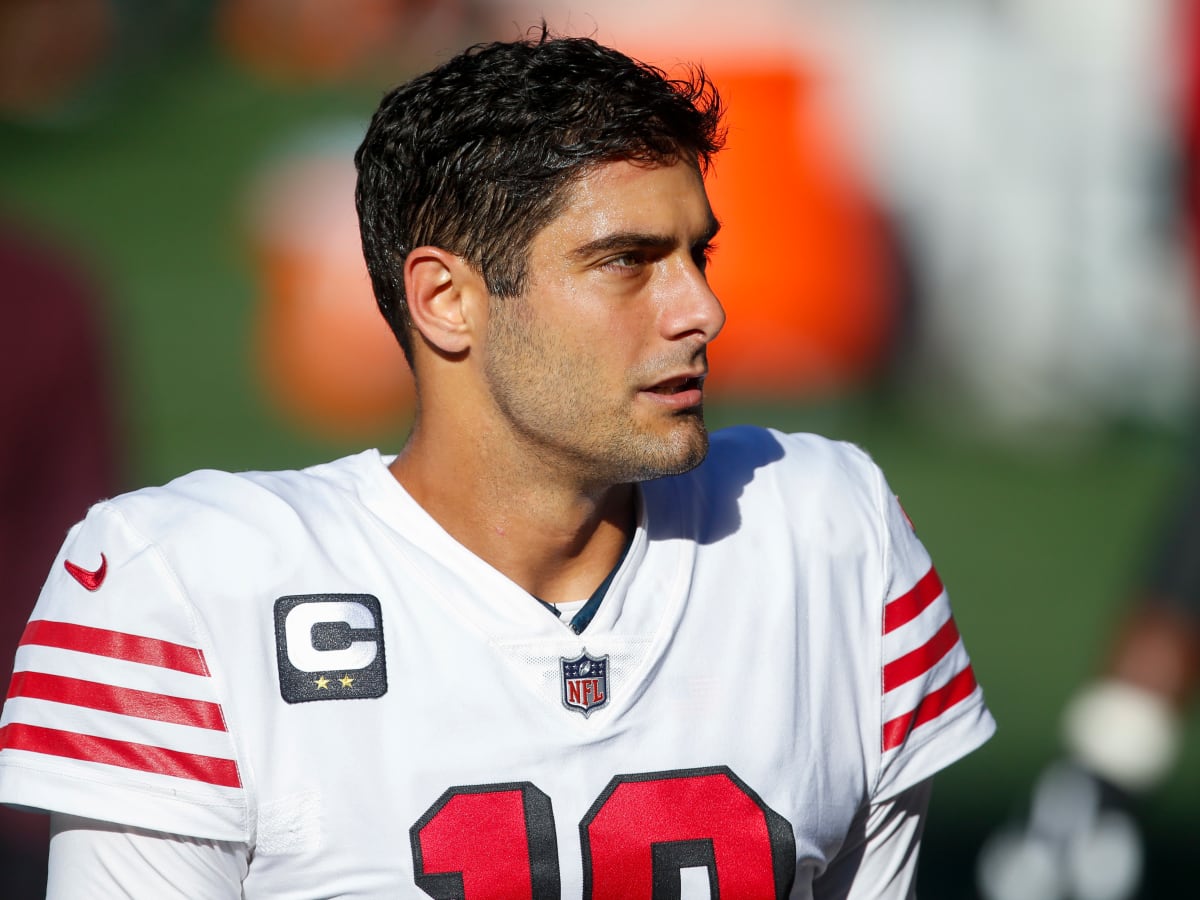 49ers' Garoppolo looks healthy while sharing field with 'cool dude' Lance –  Santa Cruz Sentinel