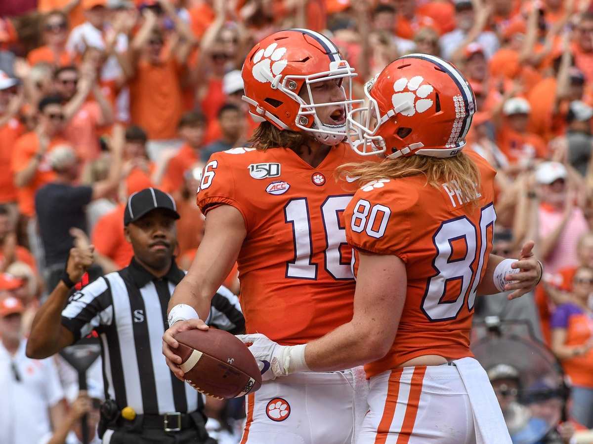 Former Clemson Star Trevor Lawrence Moves on From Meyer, Keeps Focus on  Turning Around Jaguars - Sports Illustrated Clemson Tigers News, Analysis  and More