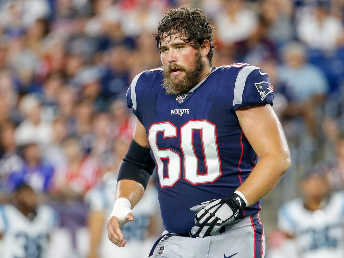 New England Patriots center David Andrews (60) and outside