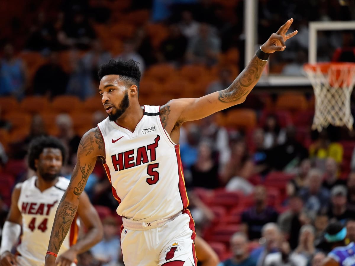 Report: Miami Heat's Derrick Jones Jr. to participate in 2020 NBA Slam Dunk  Contest