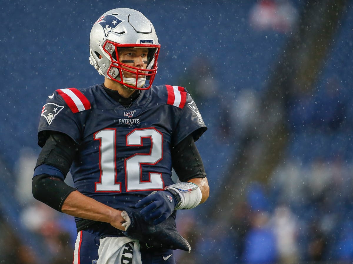 Hungry' Tom Brady officially signs with Buccaneers - ESPN