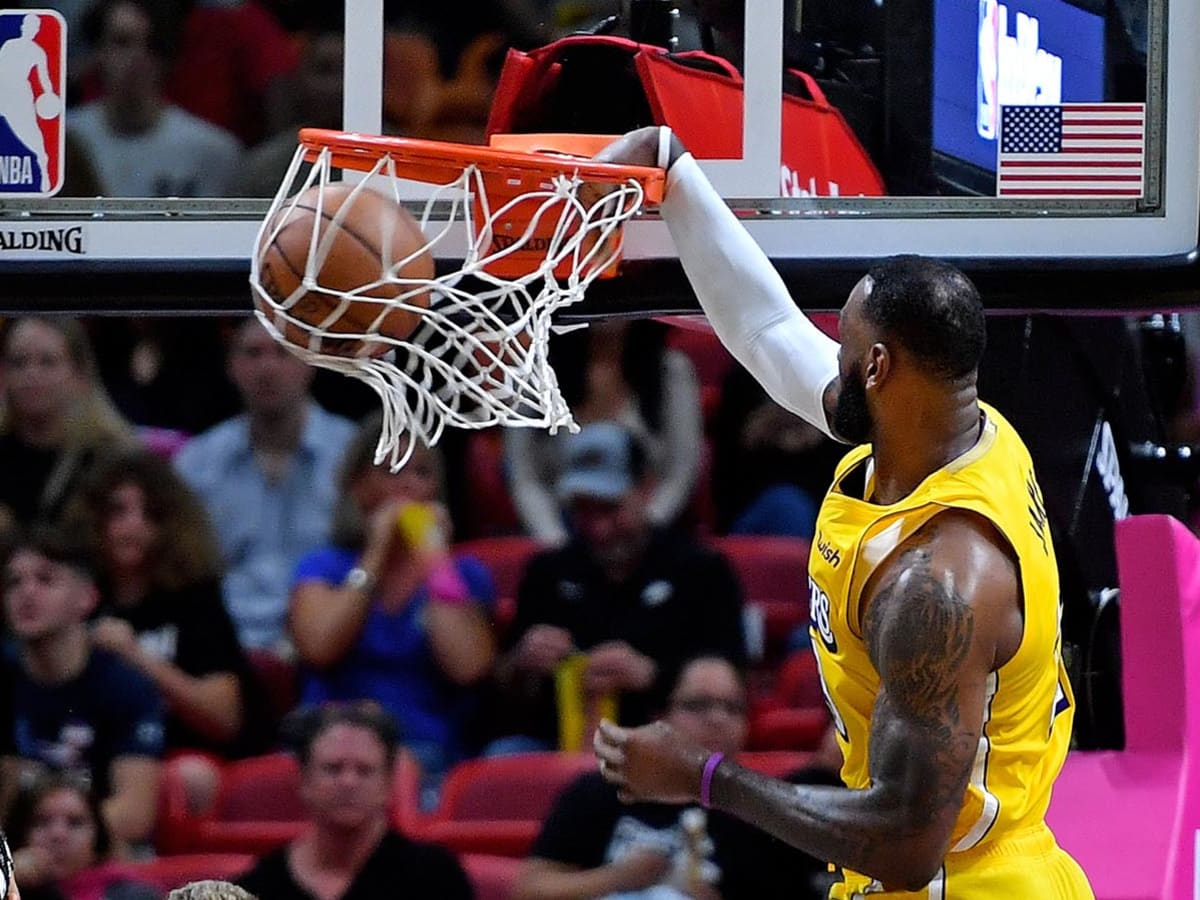 lebron lakers dunk