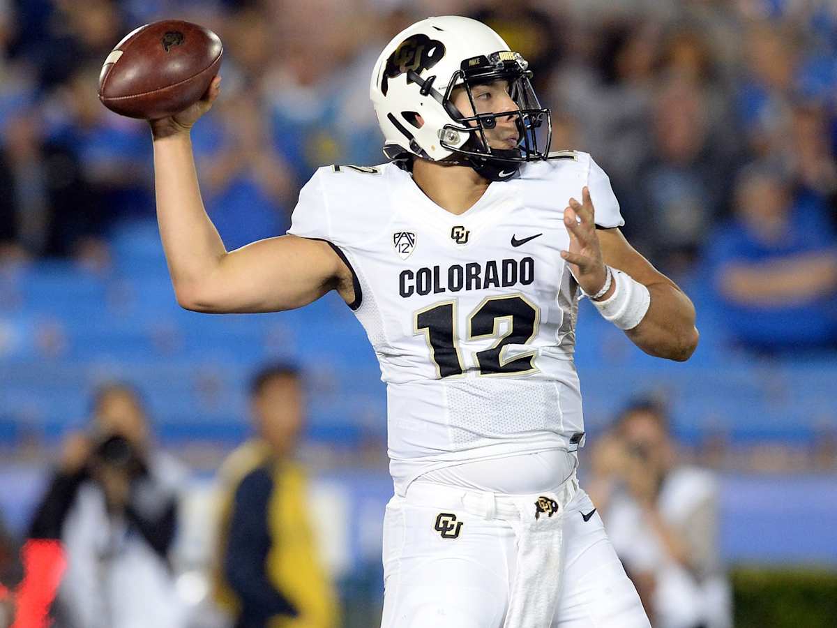 Colorado QB Steven Montez Plays Catch With His Dogs to Stay in