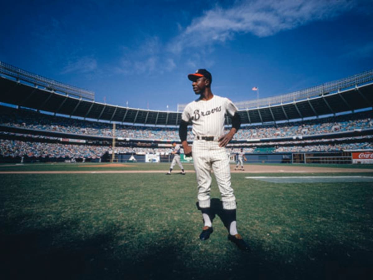 Lot Detail - 1969 Hank Aaron/Orlando Cepeda Atlanta Braves MLB B/W 7” x 9”  Game Action Photo