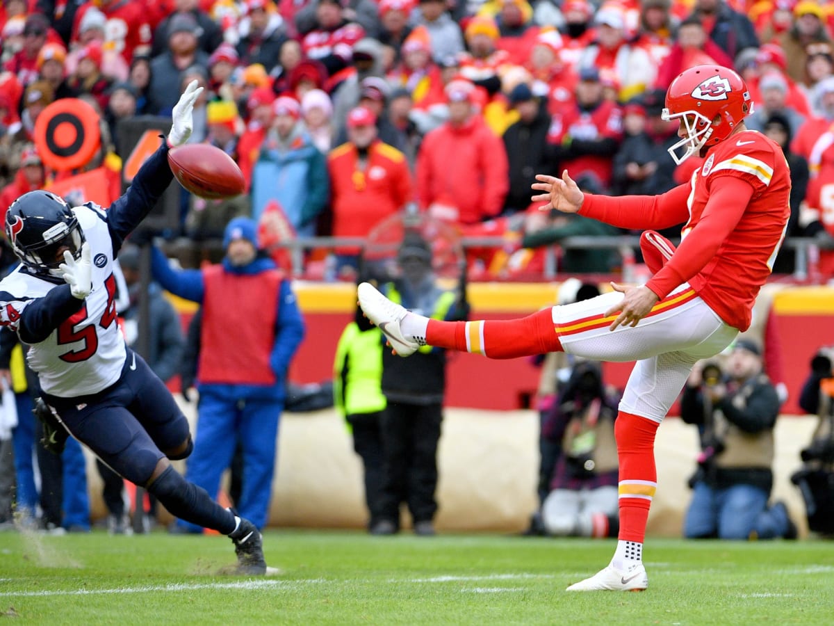 Chiefs release punter Dustin Colquitt