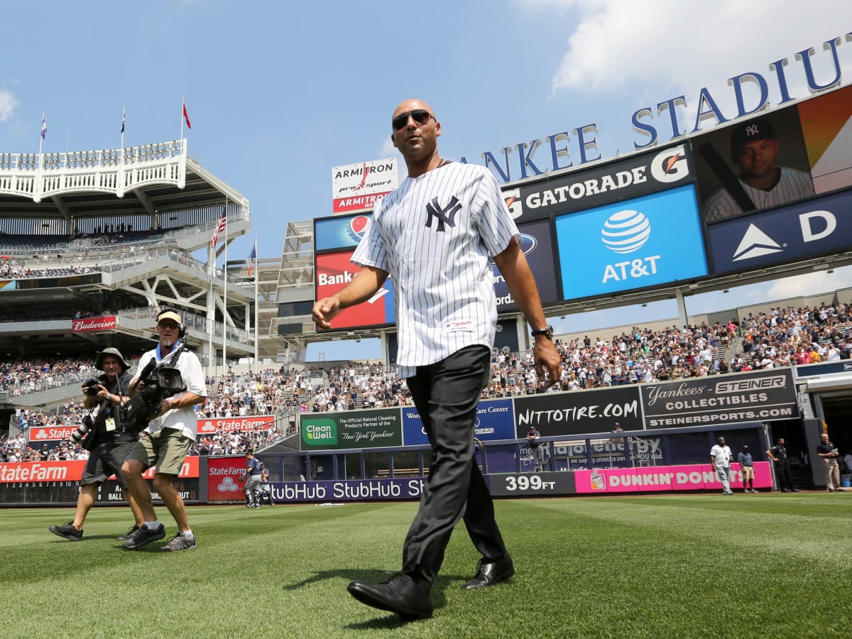 Yankees fans get chance to honor Derek Jeter's HOF induction