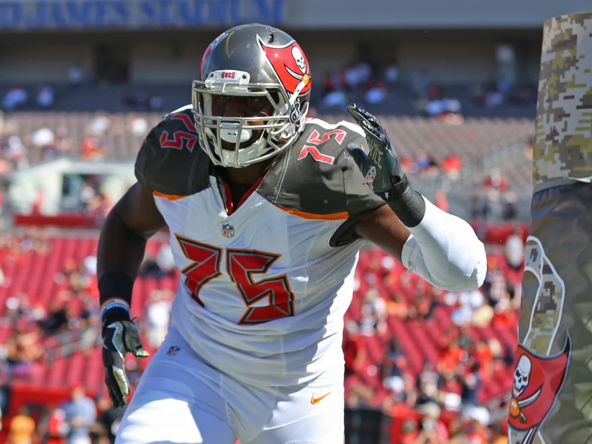 Davonte Lambert, DE Starts Second Straight Game for Tampa Bay