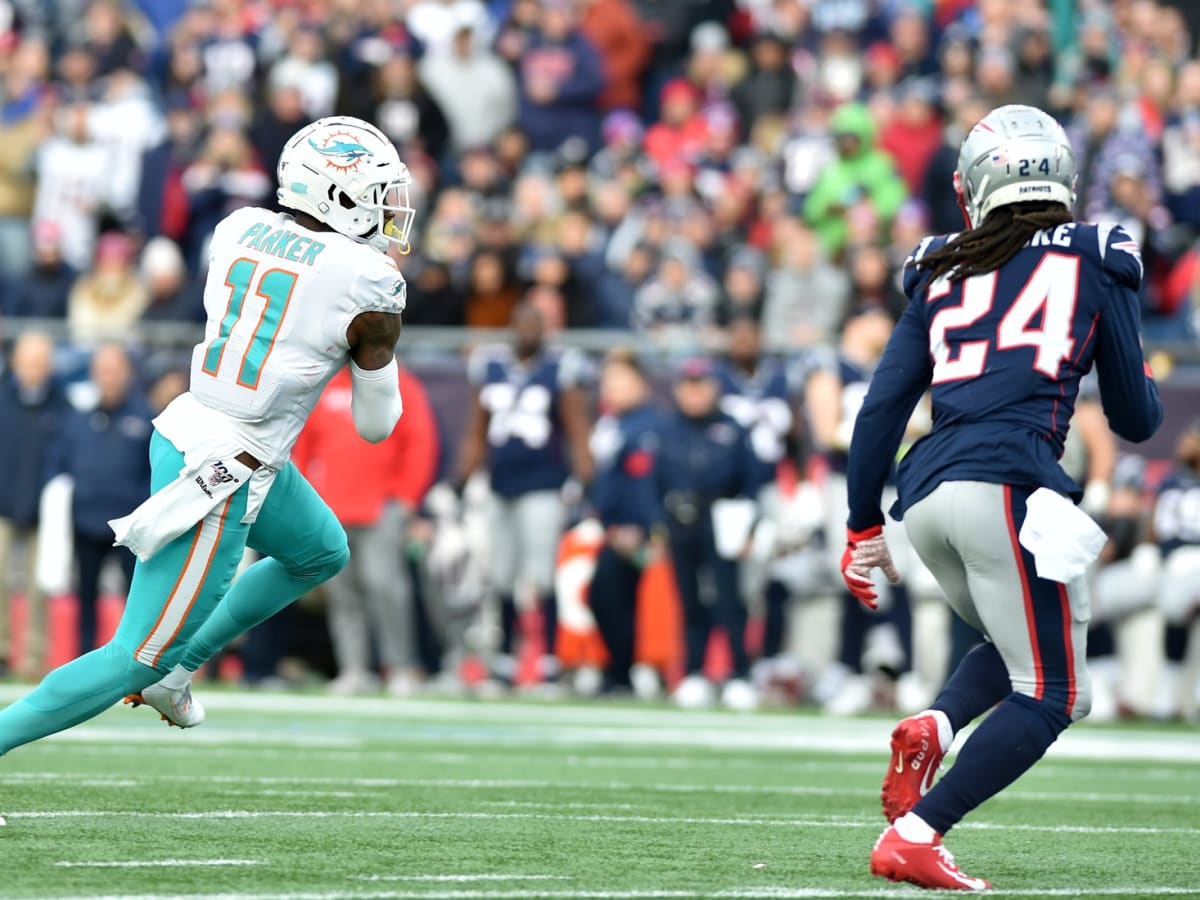 East Rutherford, New Jersey, USA. 8th Dec, 2019. Miami Dolphins wide  receiver Albert Wilson (15) reacts after making a great catch before a hard  hit by New York Jets free safety Marcus