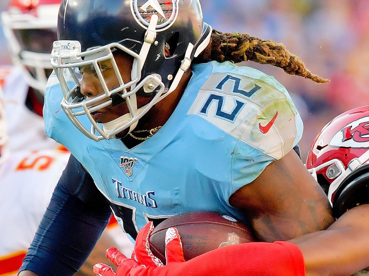 Titans Derrick Henry signs franchise tag tender