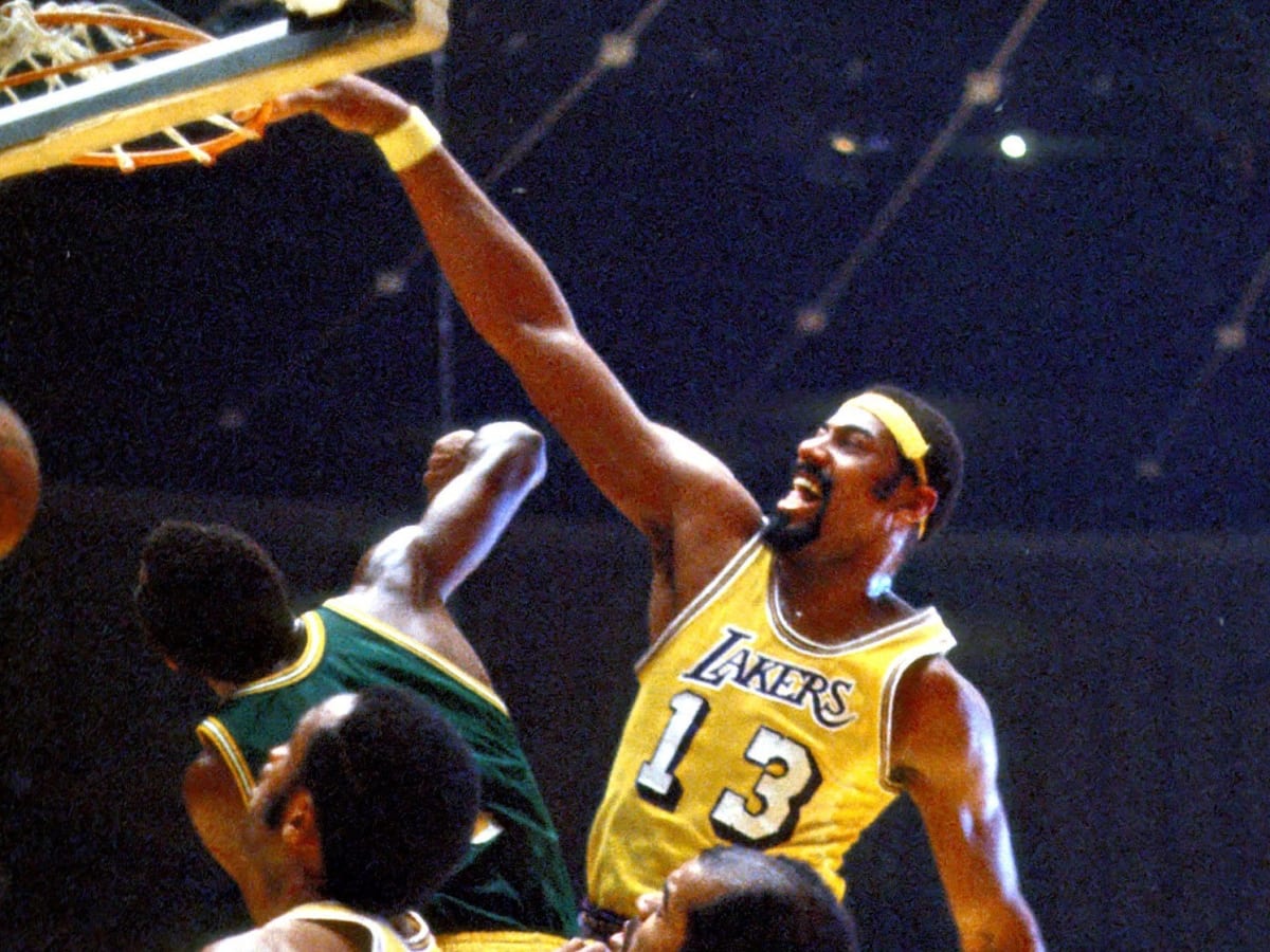 Wilt Chamberlain's 1972 finals jersey expected to draw more than