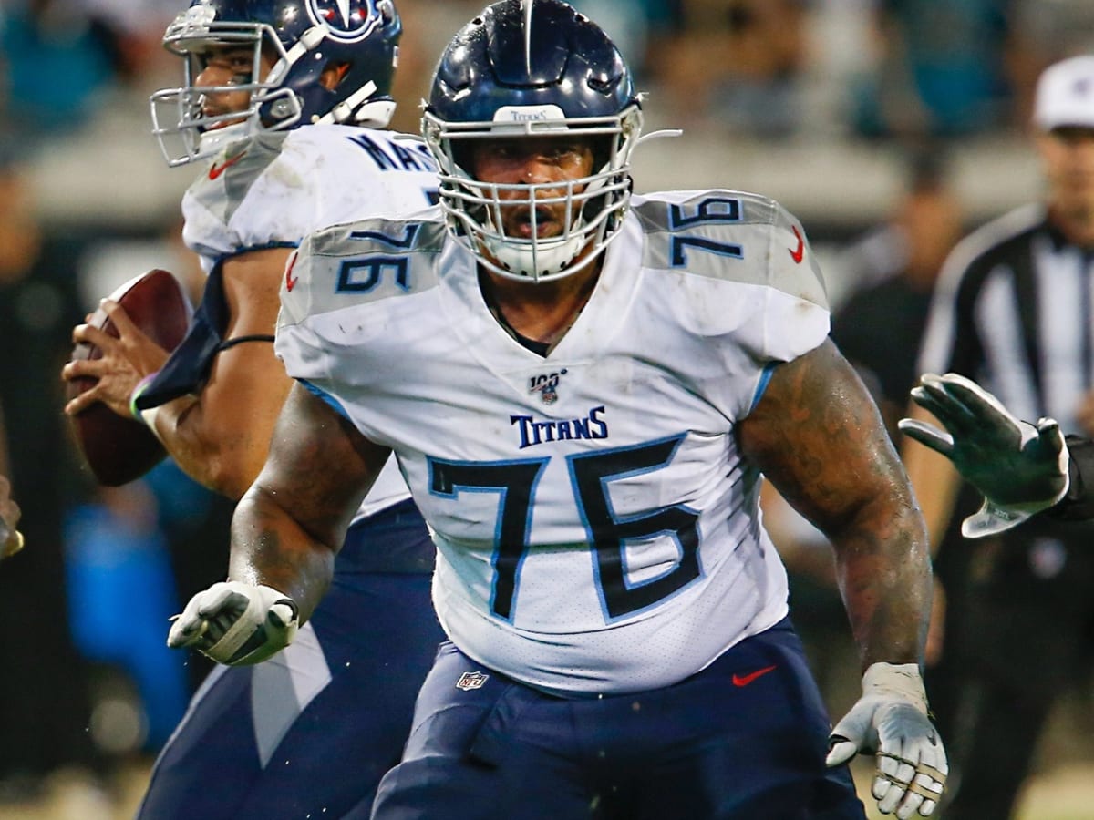 Rodger Saffold: Tennessee Titans guard in photos