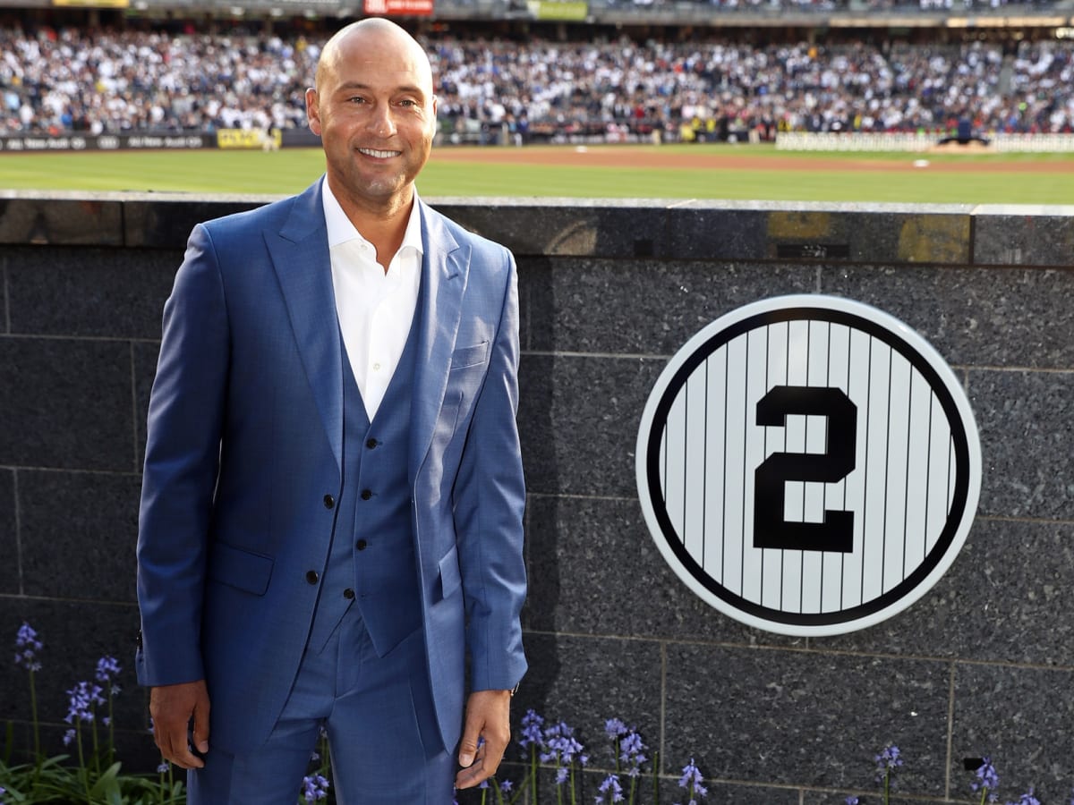  Derek Jeter New York Yankees Stance II Gray Button