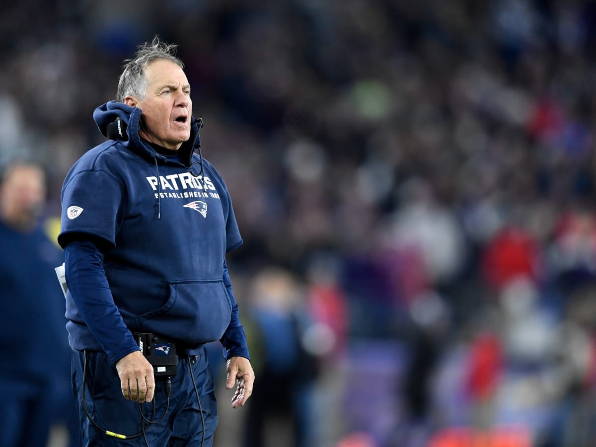 The Reason Why Bill Belichick Cuts the Sleeves on His Hoodies - Sports  Illustrated New England Patriots News, Analysis and More