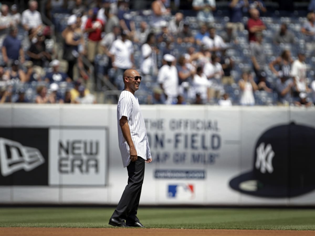 Throwback: Derek Jeter Makes Perfect Relay Throw In 2000 World Series  The  New York Mets were about to take the lead in Game 1 of the 2000 World Series,  then The