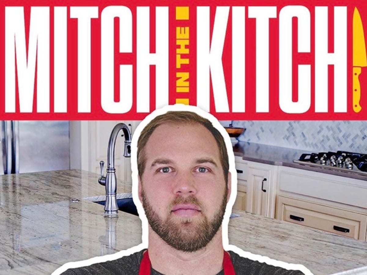 Quarantined Jewish NFL star Mitch Schwartz embraces his inner chef