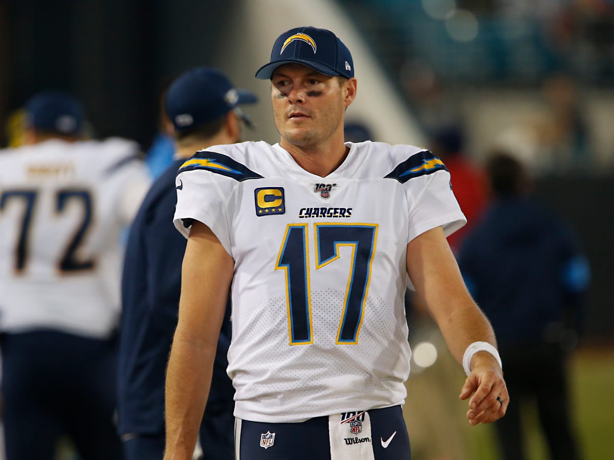 Chargers tweak jerseys for 2013 