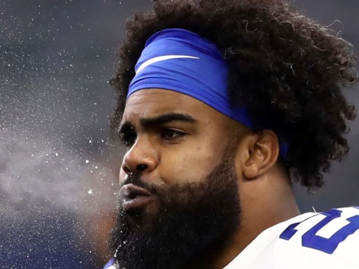 Ezekiel Elliott Flashes $260,000 Worth Diamond Jewelry With Cowboys & Patriots  Jersey Numbers, Weeks After Signing $6,000,000 Contract With New England -  The SportsRush