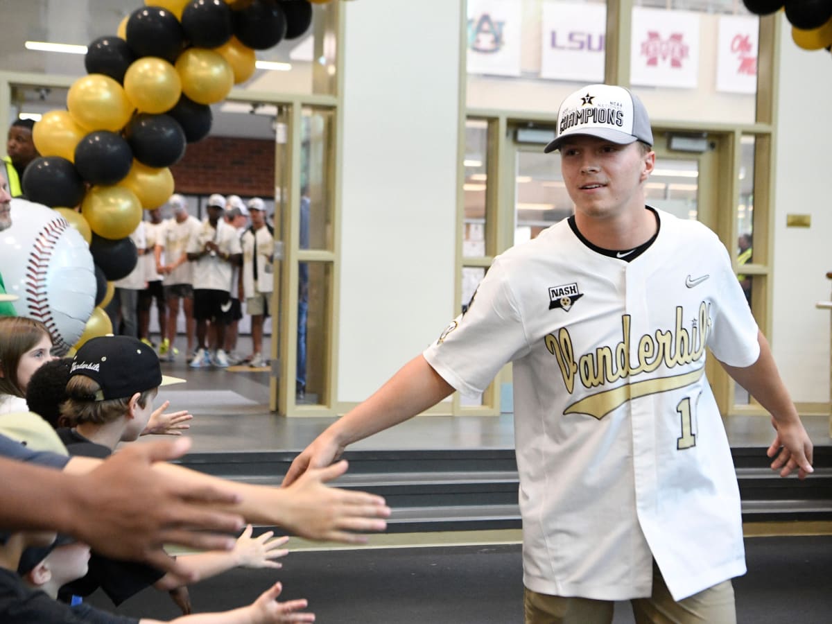 Vanderbilt's Ethan Paul leads a trio of Seattle-area players in the College  World Series