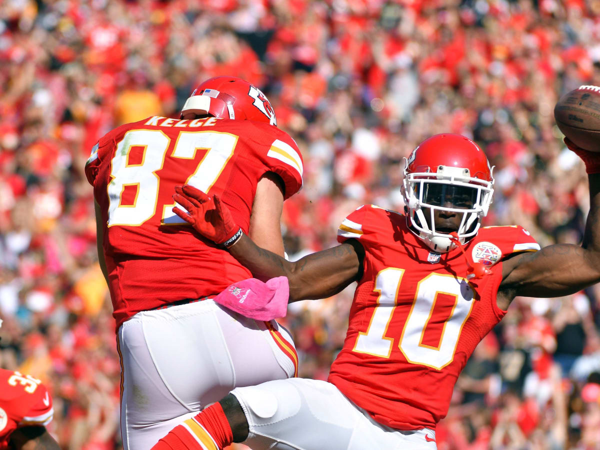 Chiefs news: Travis Kelce 3-word message Tyreek Hill after