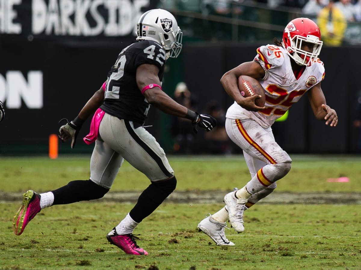 Longtime KC Chiefs RB Jamaal Charles Nominated for Pro Football Hall of  Fame - Sports Illustrated Kansas City Chiefs News, Analysis and More