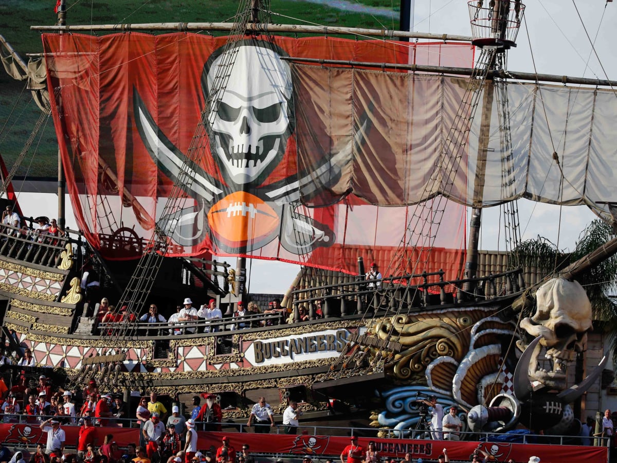 Bucs morning, The Tampa Bay Buccaneers once again select Sail Technologies  to build new sails for their marque pirate ship in Raymond James Stadium.  Most of these