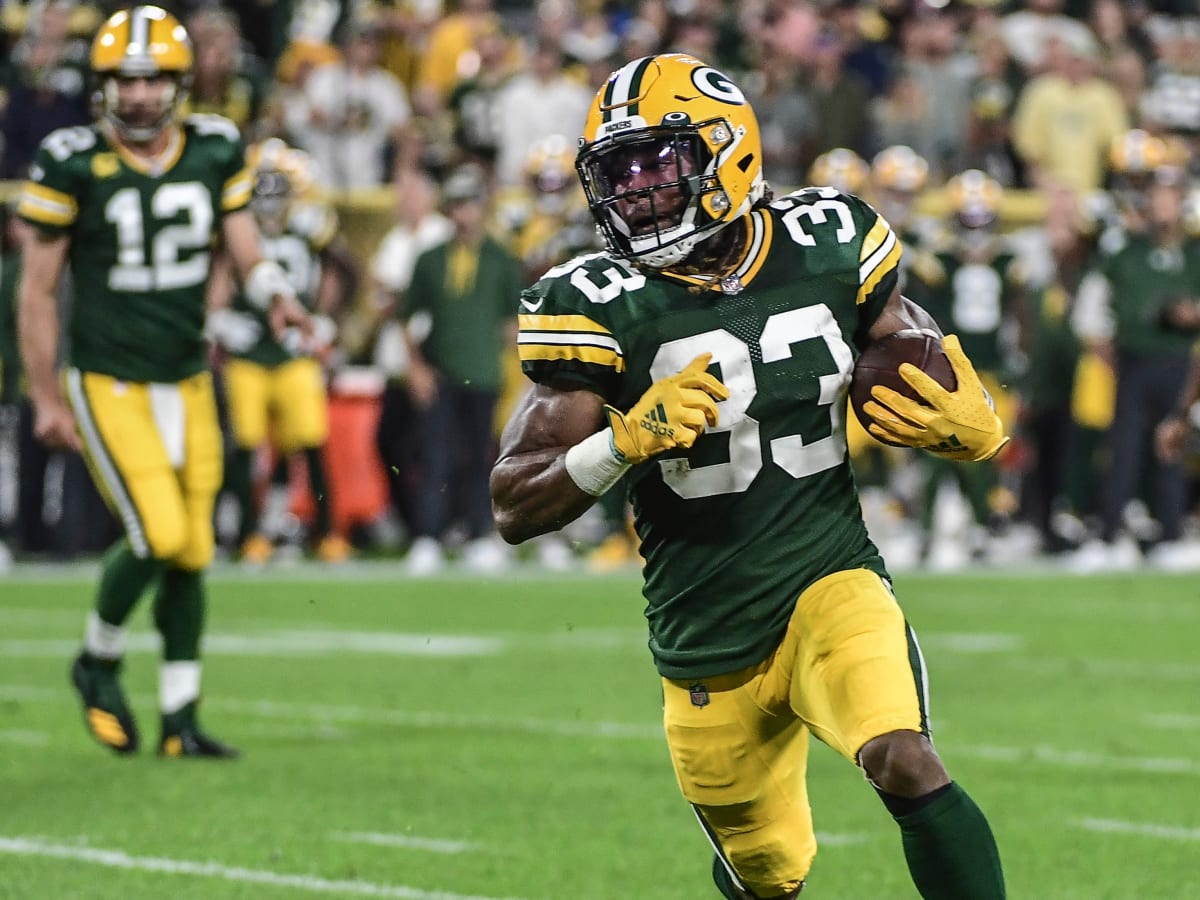Green Bay Packers add pocket to Aaron Jones' jersey so he can play with  dad's ashes - ESPN