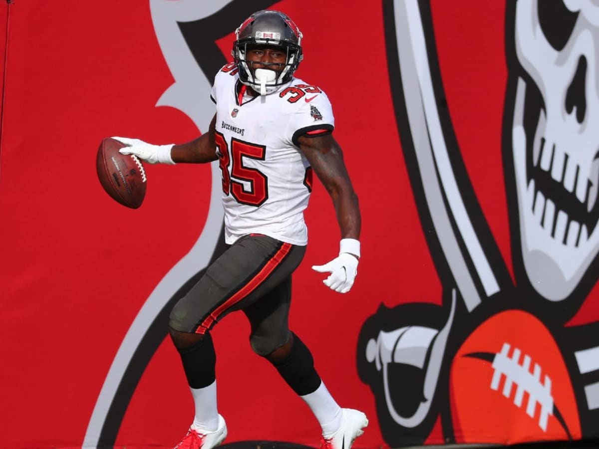 Buccaneers' Dean & Davis Listed As Top Corners - Bucs Report