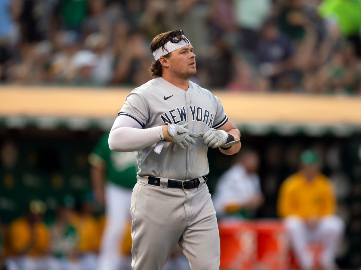 MLB Notebook: Yankees 1B Voit goes on IL with strained abdomen