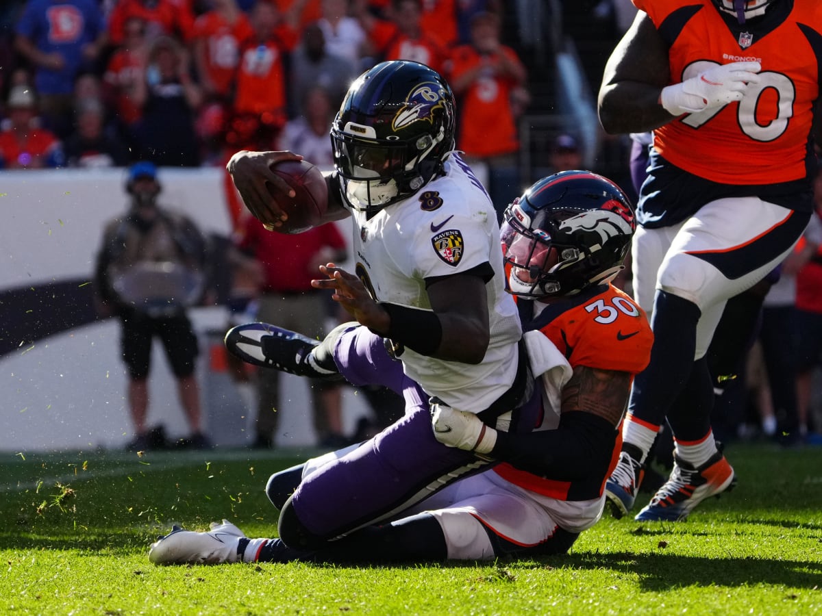 Broncos' Vic Fangio loses it on the sideline after Ravens run the