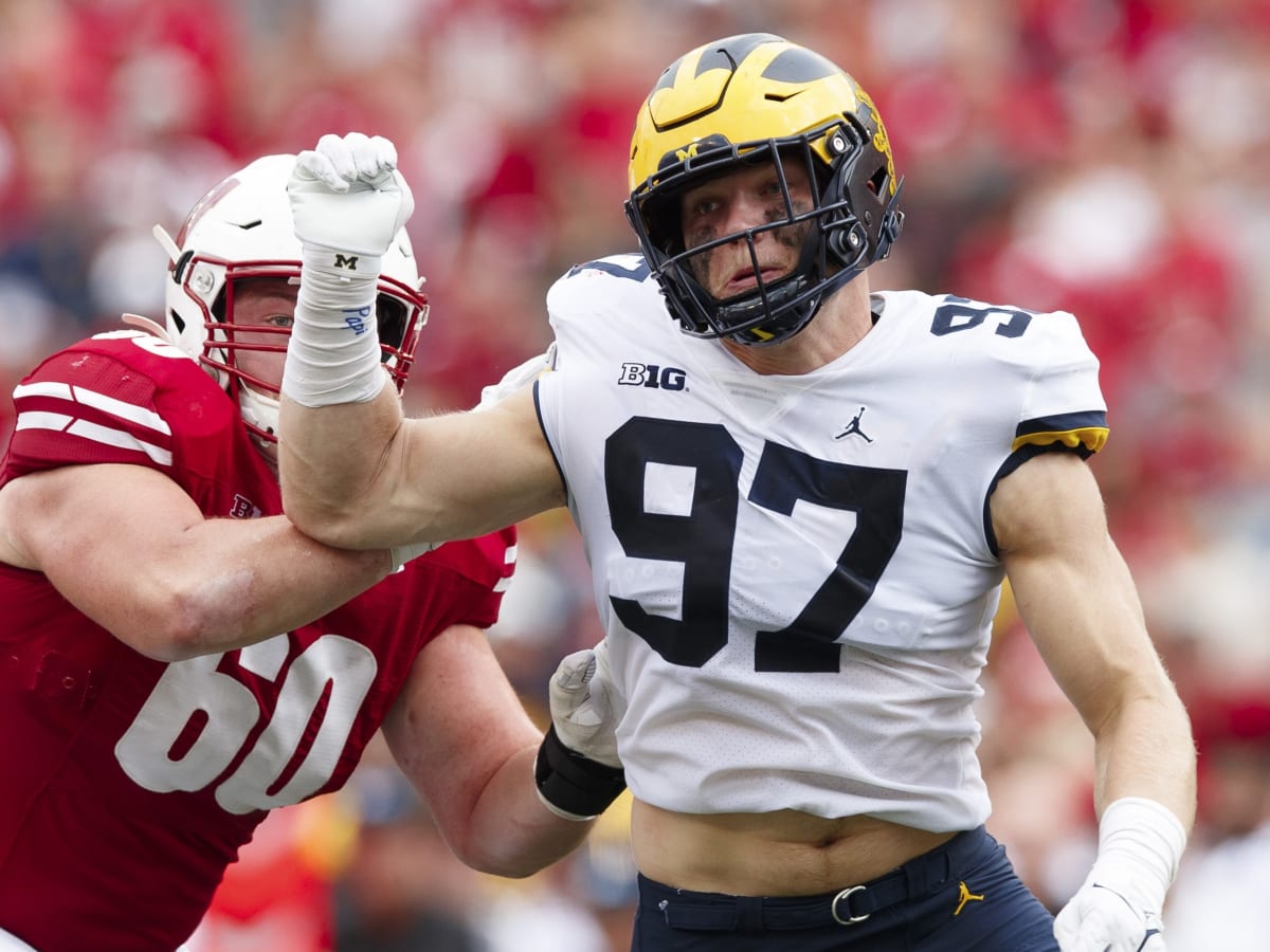 Michigan football Aidan Hutchinson, Jake Moody win Big Ten awards