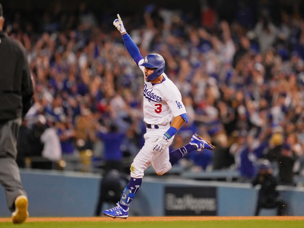 Watch: Chris Taylor Hits Walk-Off Home Run to Send Dodgers to NLDS