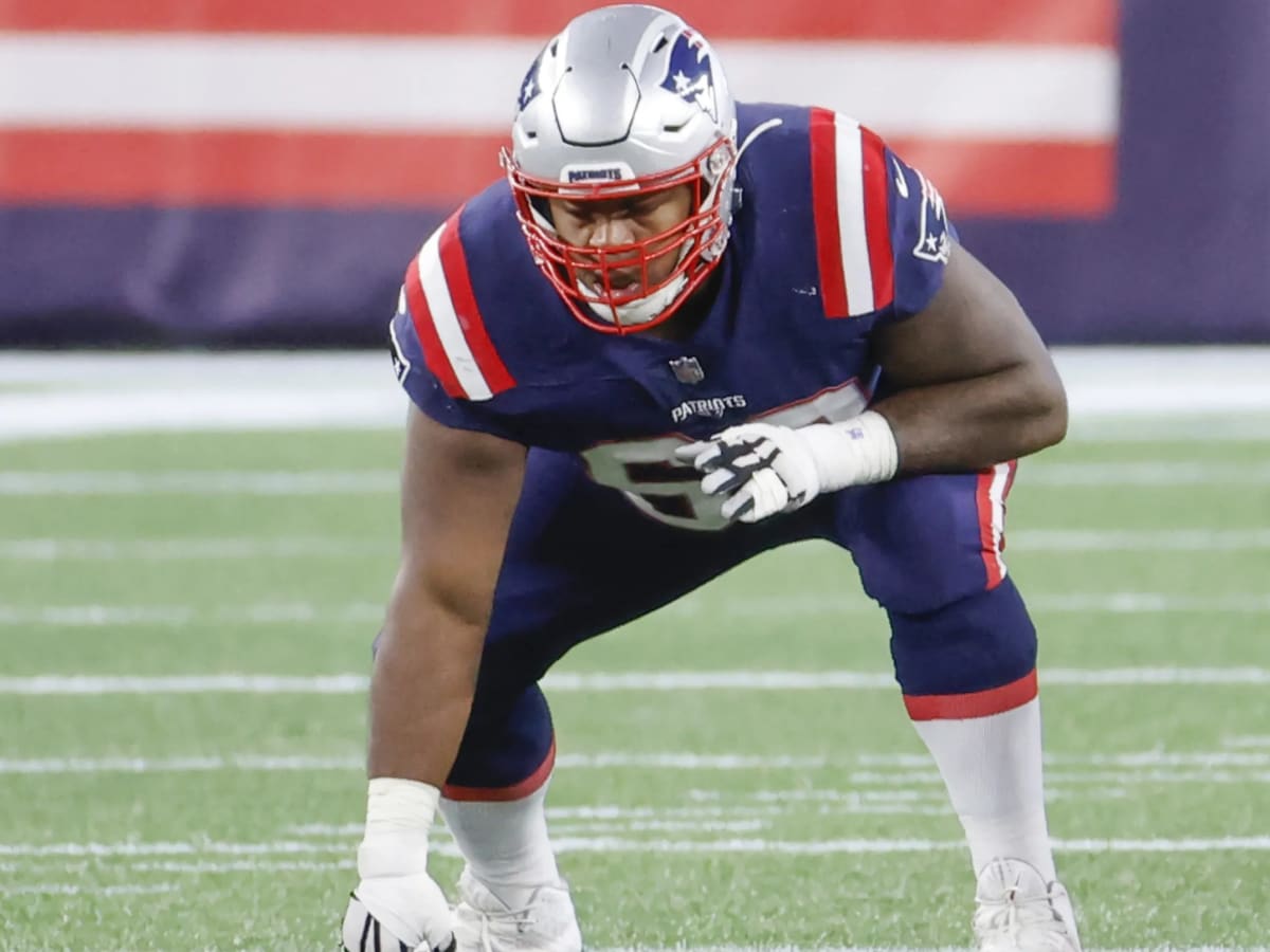 New England Patriots guard Shaq Mason (69) warms up before an NFL football  game against the Atlanta Falcons, Thursday, Nov. 18, 2021, in Atlanta. (AP  Photo/Danny Karnik Stock Photo - Alamy