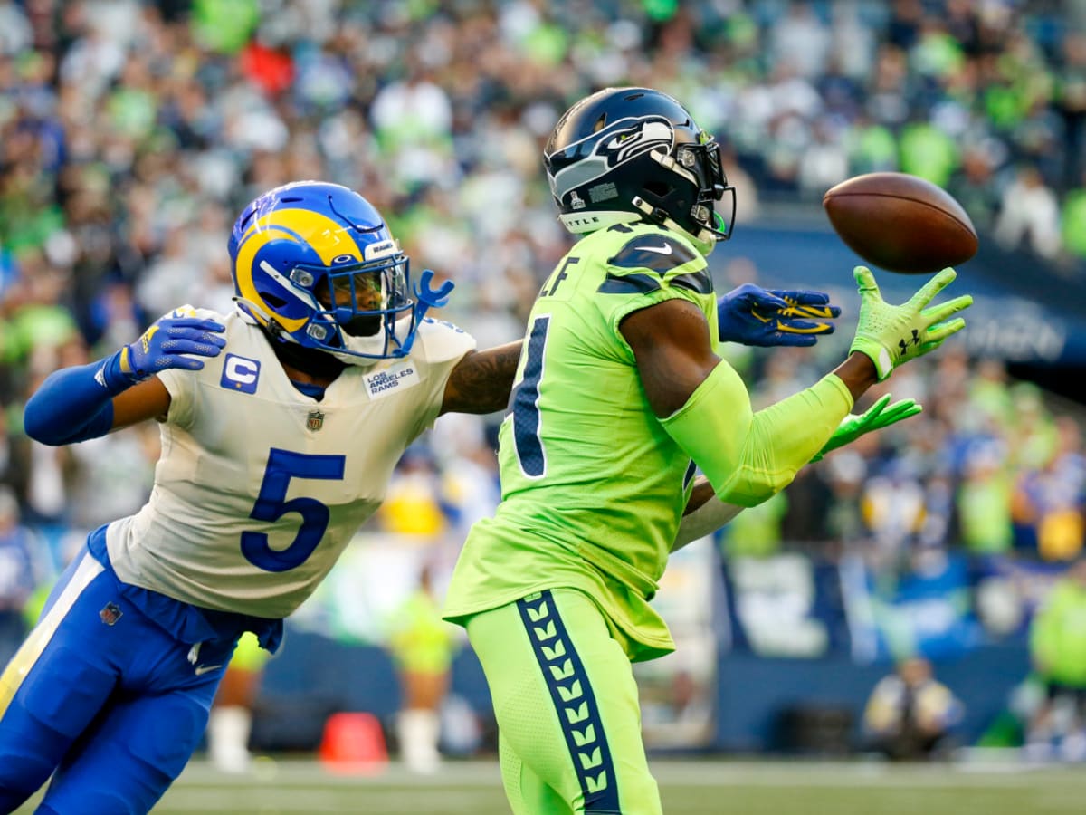 Rams stun Seahawks